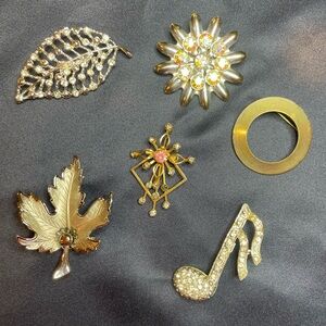 Vintage bundle lot of 6 various brooches / pins.
